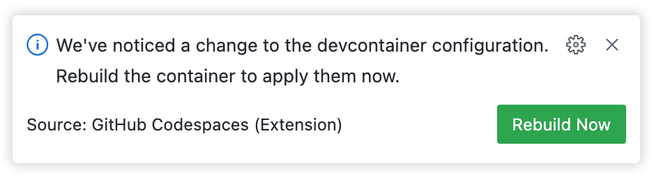 Screenshot der Meldung: „Es wurde eine Änderung an der Konfiguration des Entwicklungscontainers festgestellt.“, darunter befindet sich die Schaltfläche „Jetzt neu erstellen“.