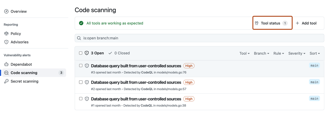 Captura de tela que mostra como acessar a página de status da ferramenta em um repositório. O botão "Status da ferramenta" é realçado com um contorno laranja escuro.