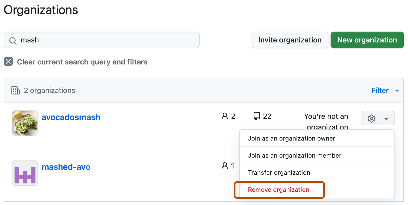 Captura de tela de uma lista de organizações nos resultados da pesquisa. À direita do nome da organização, o menu suspenso rotulado com um ícone de engrenagem é expandido e a opção "Remover organização" está realçada com um contorno laranja.