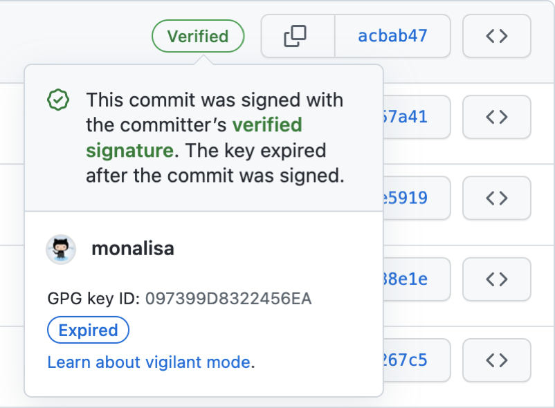커밋 목록의 스크린샷. 커밋 하나가 "확인됨" 레이블로 표시됩니다. 레이블 아래에 커밋이 서명되었지만 키가 만료되었음을 설명하는 드롭다운이 있습니다.